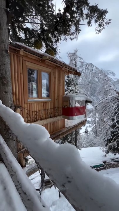 REMONTÉE MÉCANIQUE du repas de Noel vers le chalet
