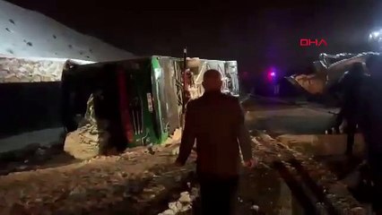 Yolcu otobüsü devrildi; yeni atanan doktor ve eşi öldü, 16 yaralı