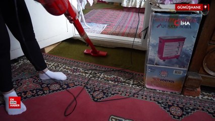 Gümüşhane'de üniversite öğrencileri 98 yaşındaki kadının evini temizlediler