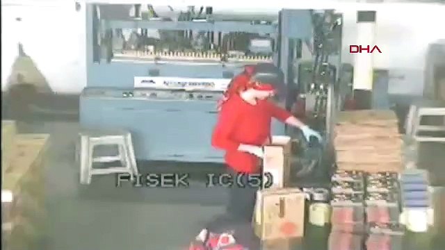 Patlayıcı üretilen fabrikada patlama; 12 ölü, 3 yaralı