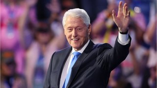 GALA VIDEO - Bill Clinton hospitalisé : ce que l’on sait de l’état de santé de l’ancien Président de 78 ans