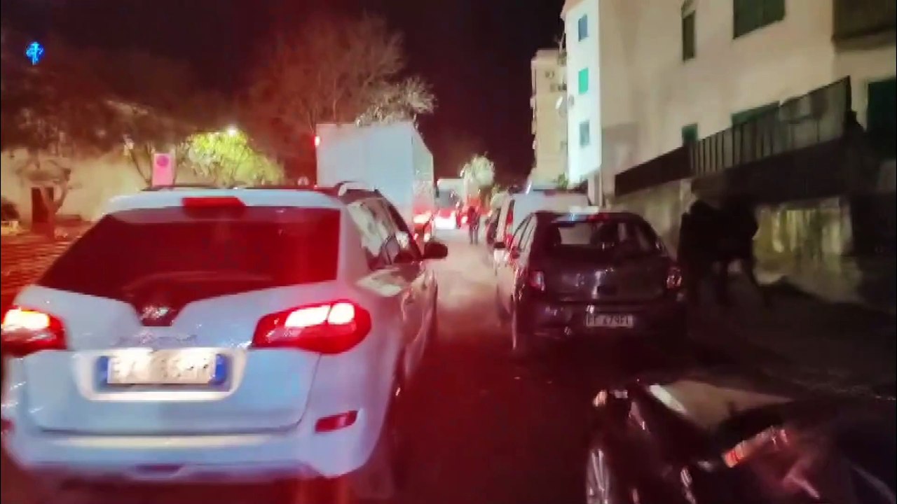 Messina, viale Giostra “ristretto” in tilt. Ramo sul controviale: è l’inferno