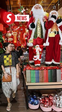 Last-minute Christmas rush hits Petaling Street