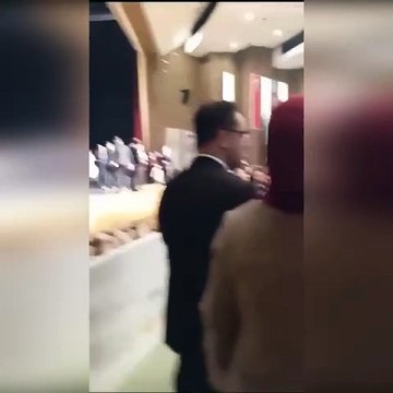 Mülakat mağduru öğretmenler, Milli Eğitim Bakanı Yusuf Tekin’i, Hacı Bayram Veli Üniversitesi’nde düzenlenen programda protesto etti.