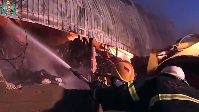 الدفاع المدني يخمد حريقاً ضخماً بعد 45 ساعة عمل متواصلة