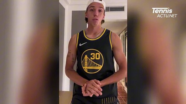 Tennis - ATP 2024 - Arthur Cazaux vous souhaite un Joyeux Noël en plusieurs langues !