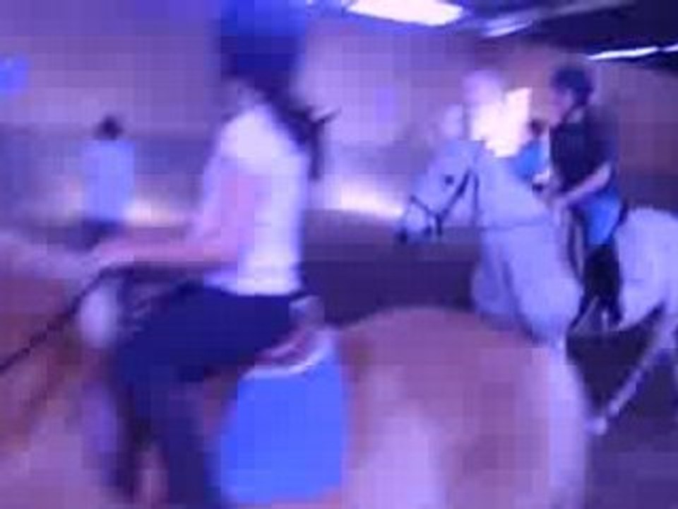 Laura et fétiche sur un parcour de saut le 26/04/08