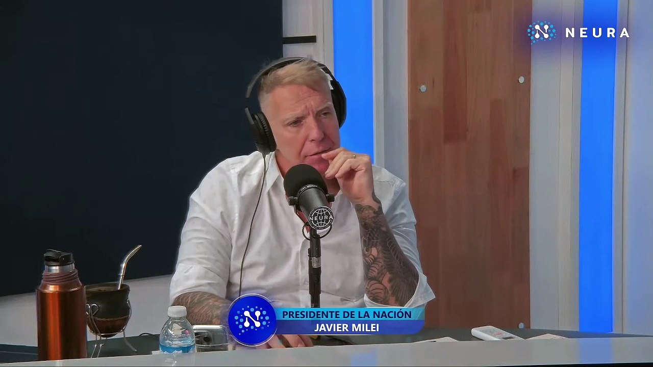 Javier Milei: "El pelotudo de González Fraga decía que el consumo era ficticio, pero es mentira, el problema era que se estaban comiendo el capital."