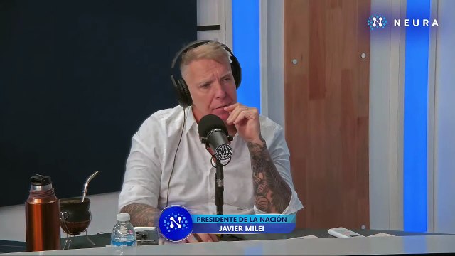 Javier Milei: El pelotudo de González Fraga decía que el consumo era ficticio, pero es mentira, el problema era que se estaban comiendo el capital.