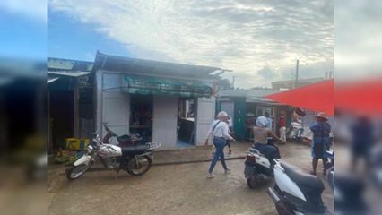 Pocas personas en víspera de Nochebuena en mercado de El Seibo