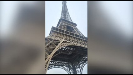 Evacuata la Tour Eiffel per un incendio ad un ascensore