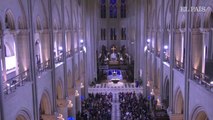 Notre Dame celebra la misa de Navidad, semanas después de su reapertura