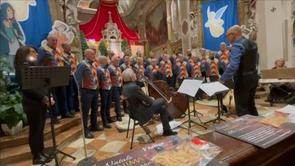 Un Buon Natale a tutti i nostri lettori con la magia del Coro Sant'Ilario