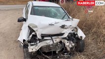 Afyonkarahisar'da Kafa Kafaya Çarpışan Otomobillerde Yaşlı Çift Hayatını Kaybetti