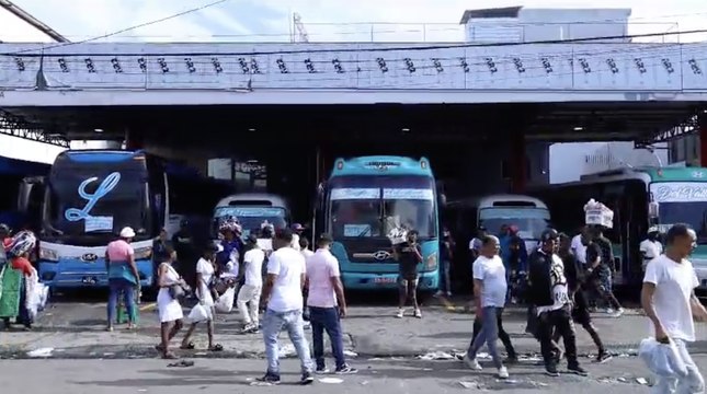En las terminales de autobuses del sur el apresamiento de haitiano reduce la cantidad de pasajeros