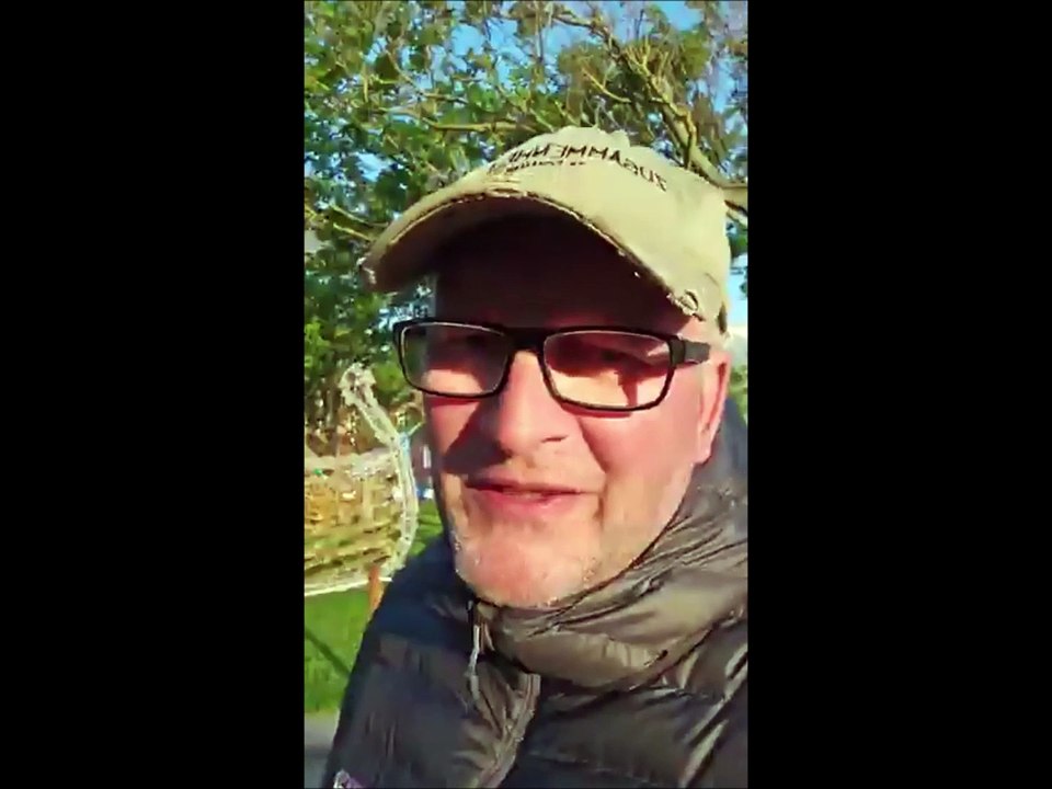 Er schwätzt gerne, oft zuviel...