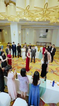 【Completed】To seize her family fortune her scumbag husband colluded with a white lotus to cruelly murder her. Reborn, she refuses to be anyone's prey. She sheds 300 kilograms stuns everyone at her mothe