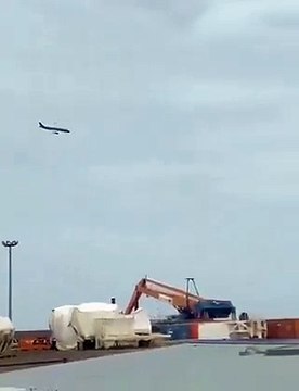 Aereo della Azerbaijan Airlines precipita in Kazakistan: video dai social