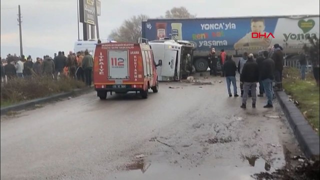 Balıkesir’de öğrenci servisi TIR’la çarpıştı, ölü ve yaralılar var