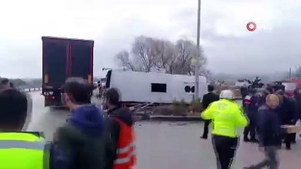 Okul servisi ile tır çarpıştı... 8 öğrencinin durumu ağır ağır