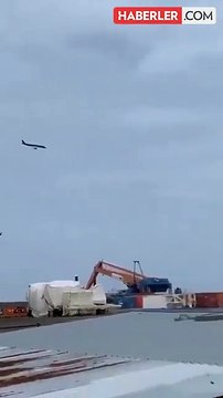 Kazakistan'da Azerbaycan havayollarına ait yolcu uçağı düştü