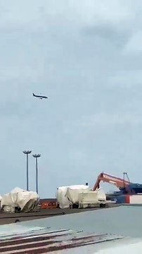 Kazakistan'da yolcu uçağı düştü: 6 kişi kurtarıldı