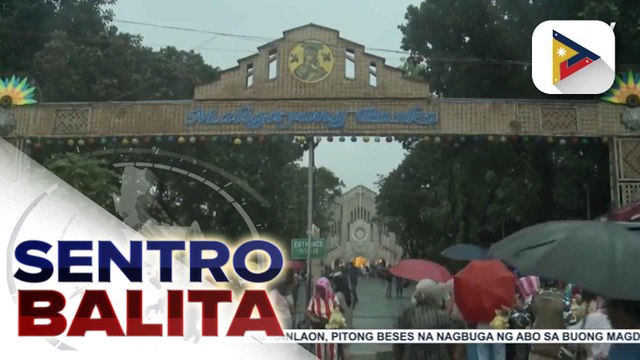 Ilang deboto sa Baclaran, hindi alintana ang maulang panahon makadalo lang sa Misa ngayong Pasko at 'Baclaran Day'