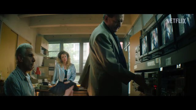 El hombre que amaba a los platos voladores Fragman