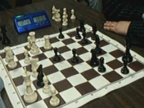 ECHECS : CHRIS 1 VS 0 YVES ( TOP 15 )