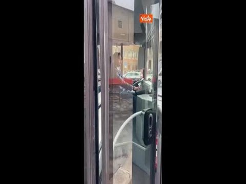 Buone Feste da Roma, il video social con gli Auguri pubblicato dal Sindaco Gualtieri