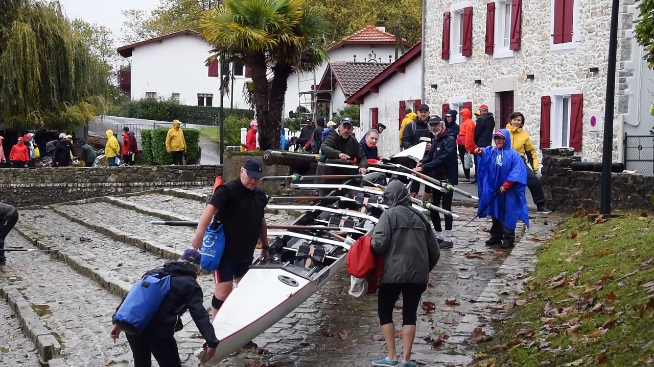 Mise a l eau des yolettes a Peyrehorade  a la randonnee de 3 rivieres de bayonne 2024