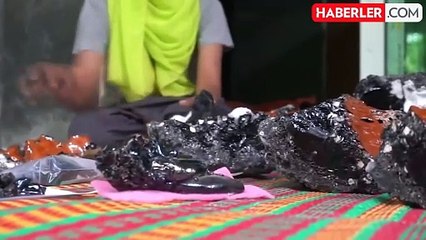 Şimşek çaktıktan sonra gökten siyah kayalar düştü