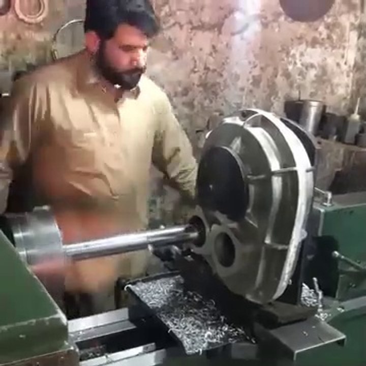 Wow He Doing A Unexpected Work On Manual Lathe He s Boring Bearing Sizes Without Horizontal Machine