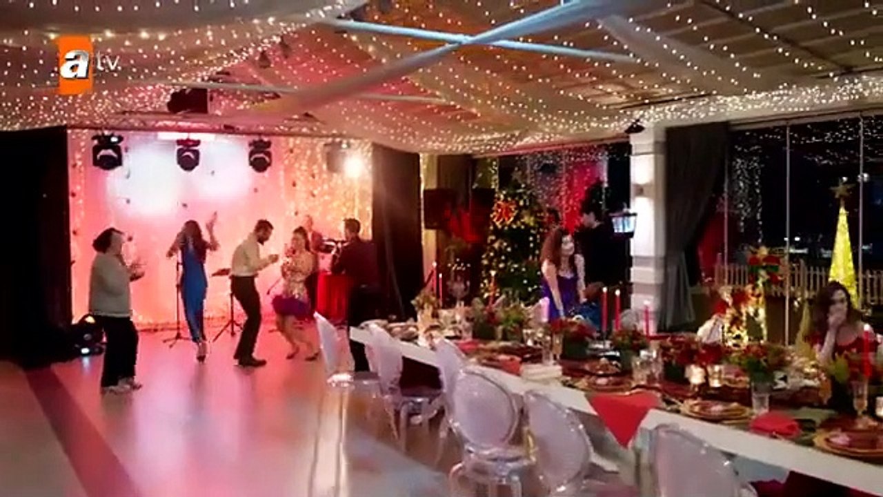 مسلسل حكاية ليلة الحلقة 17 مترجم  2