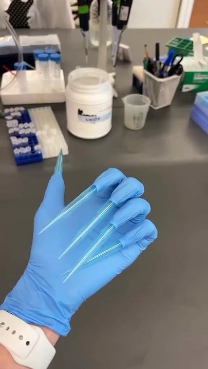 working in a lab be like 🧠🎀