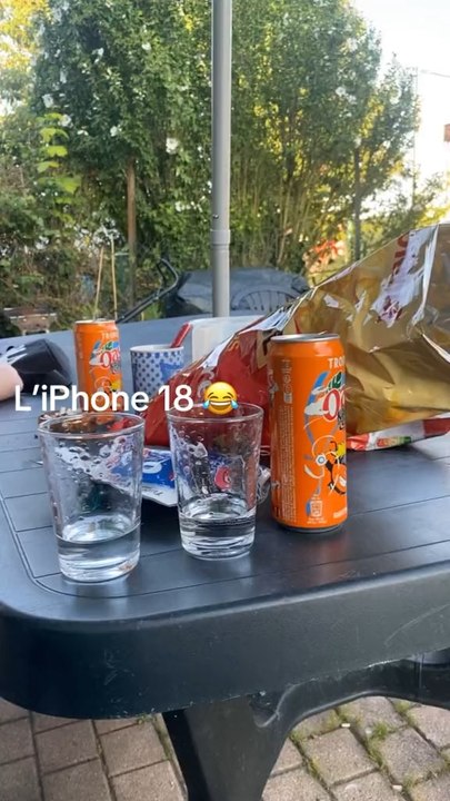 Vous avez déjà vu l’iphone 18 vous ? 😂