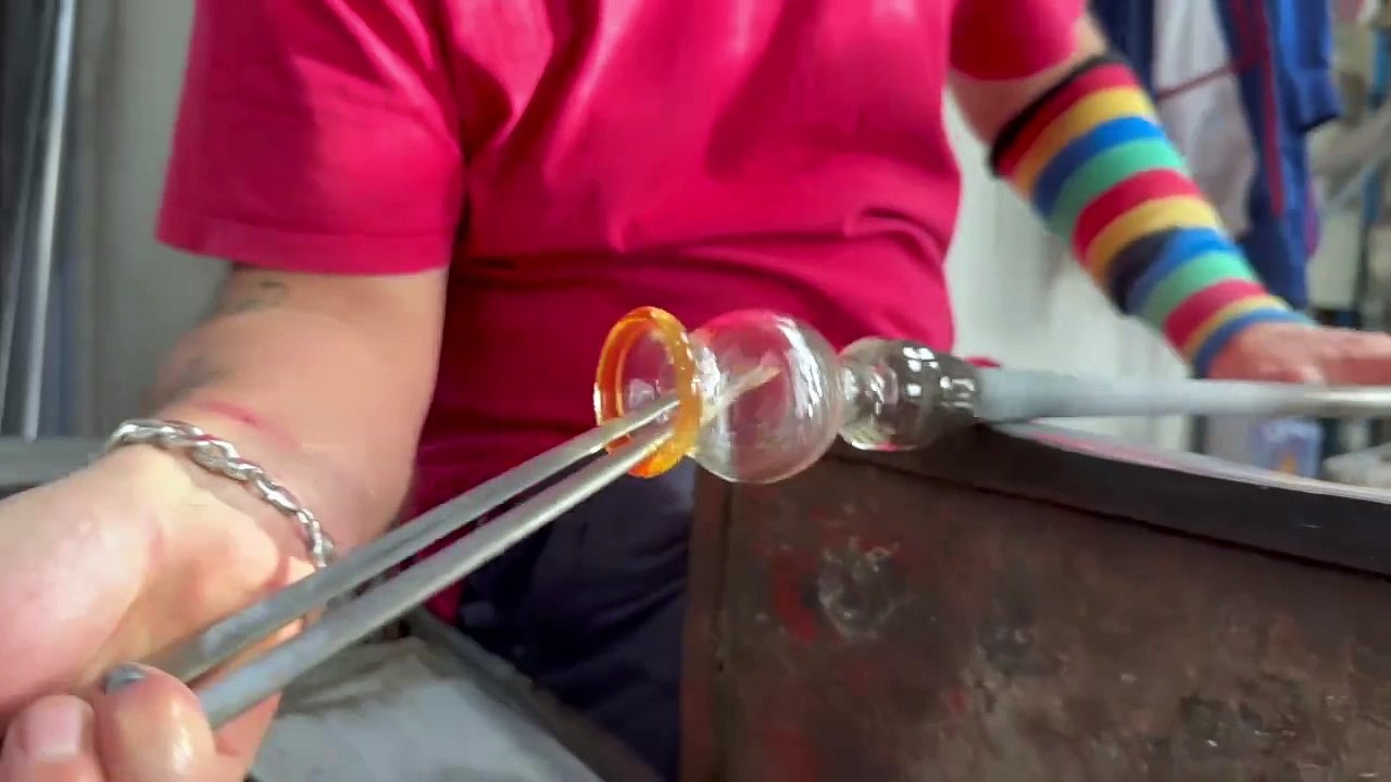 Experience the rare artistry of Venetian glass design with Sylcom Light, crafted to enrich your soul and provide a relaxing touch of elegance.