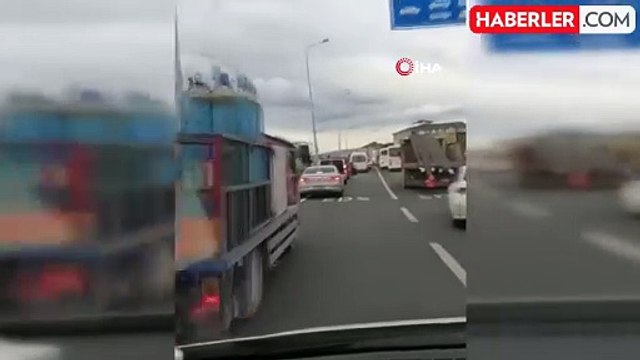 Düzce'de Acil Sağlık Ekiplerine Fermuar Sistemiyle Geçiş İmkanına Örnek Davranış