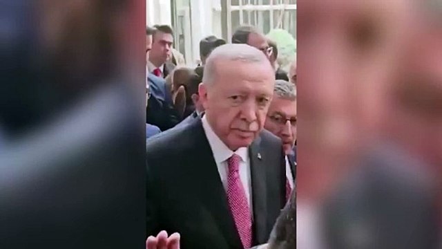 Erdoğan gazetecilerin asgari ücret sorusunu yanıtsız bıraktı!