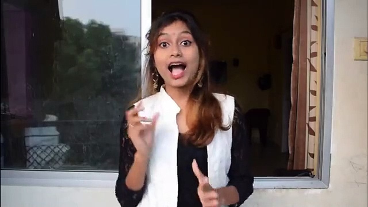 Yeh 2 Ishare Deti Hai To Ladki Tumhare Pyar Me Pagal Ho Chuki Hai _ 2 Sign She Loves You Very Much _