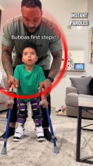 Ce petit garçon atteint de paralysie fait ses premiers pas