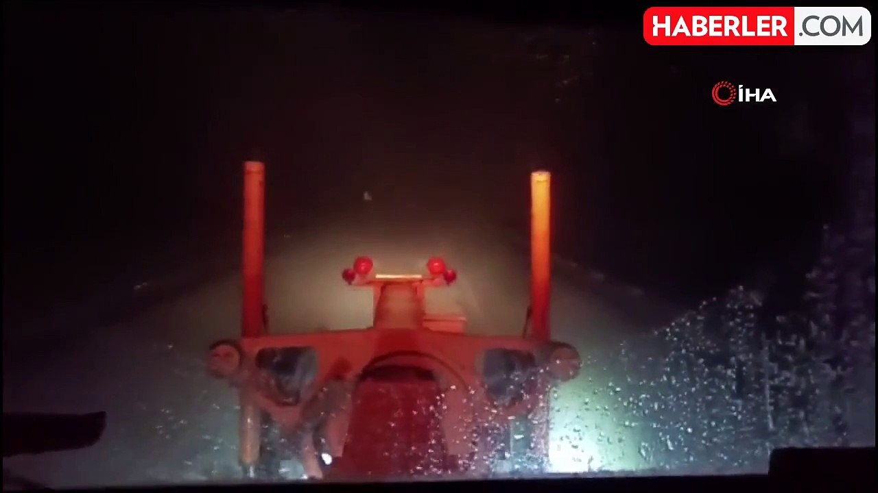 Antalya'da Kar Yağışı Başladı, Kar Kalınlığı 10 Santimetreye Ulaştı