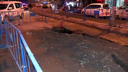 İstanbul - Güngören’de 1 ay önce çöken yol, tekrar çöktü