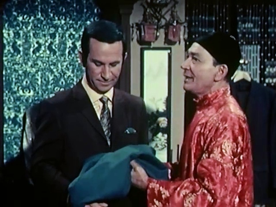 S04E10 - Man trägt wieder Blazer