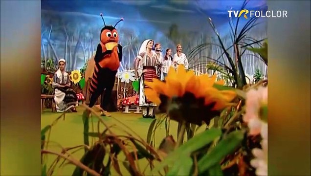 Narcisa Baleanu - Eu sunt fata de la munte (Hora prichindeilor - arhiva TVR - 2005)