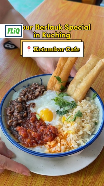 Bubur berlauk ada cakoi