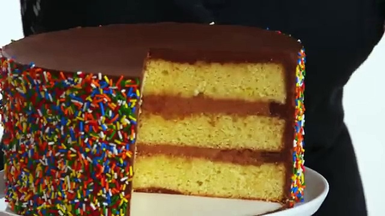 Claire Teaches You Cake Baking (Lesson 1) _ Baking School _ Bon Appétit.mp4