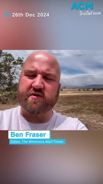 Residents take shelter as Grampians bushfires rage on