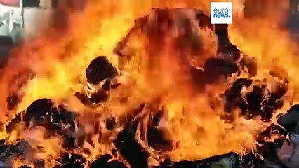 Neue syrische Machthaber verbrennen Assads riesige Captagon-Drogenvorräte