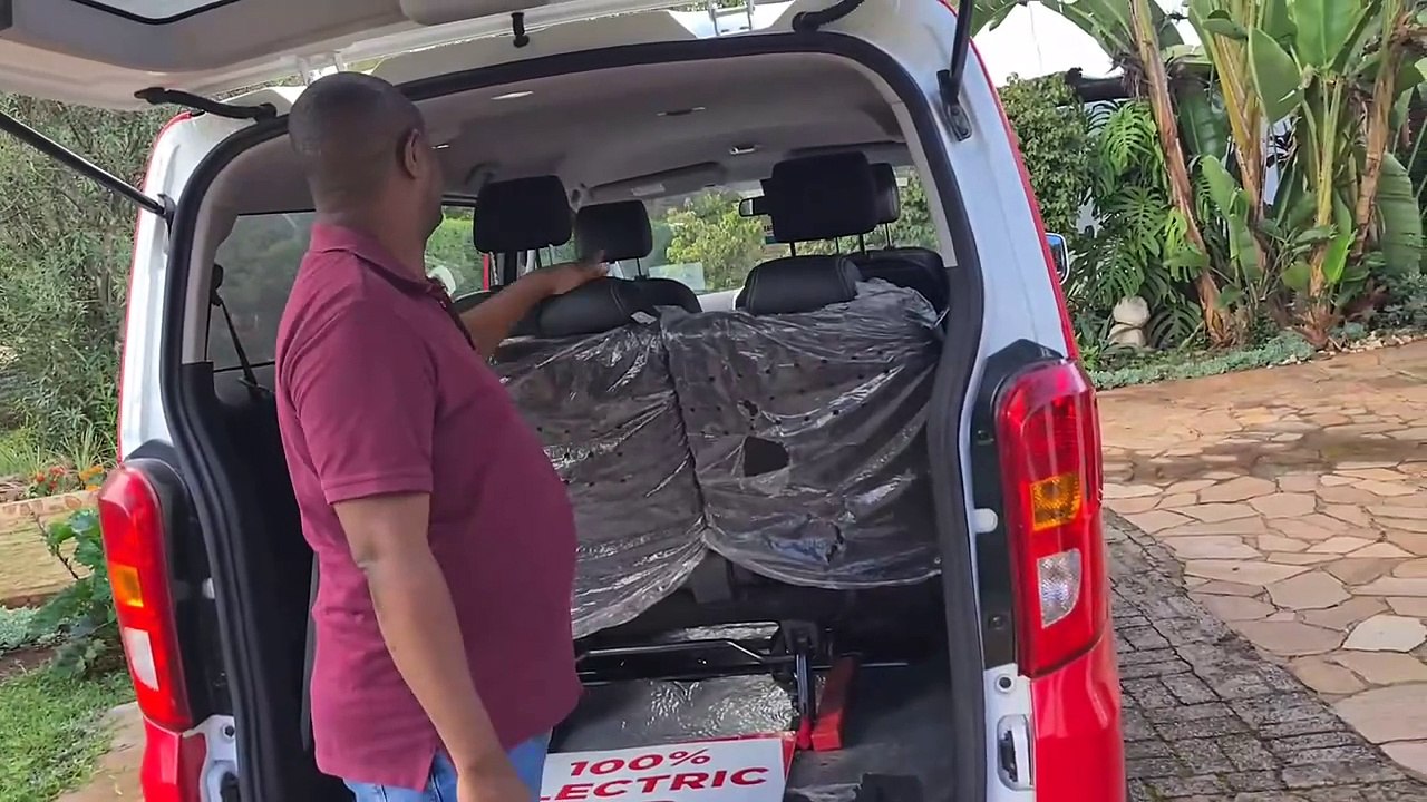 Awesome BYD T3 Electric 7 Seater Van With 300 KM Range